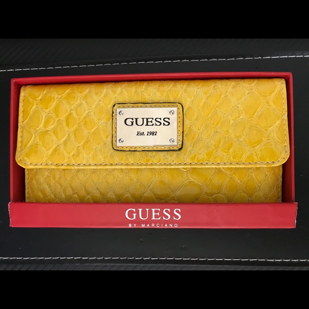 NEW (NWOT) Guess Gold Croc-Embossed Wallet